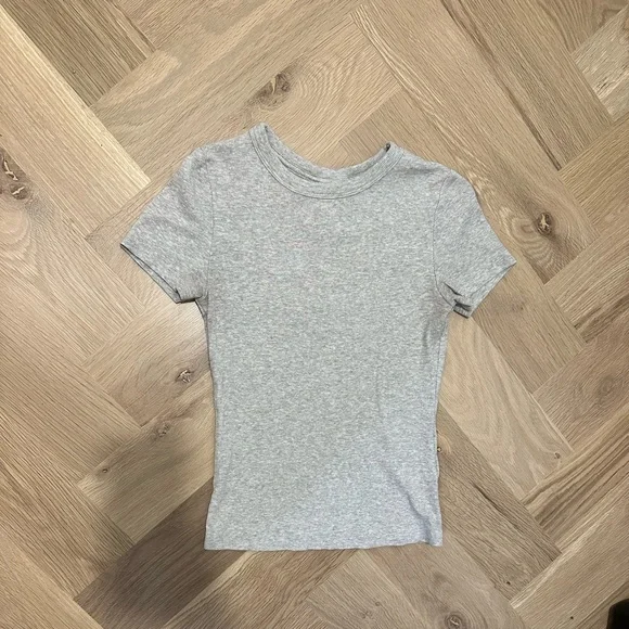 H&M Classic Gray Women's Top - Picture 2 of 5